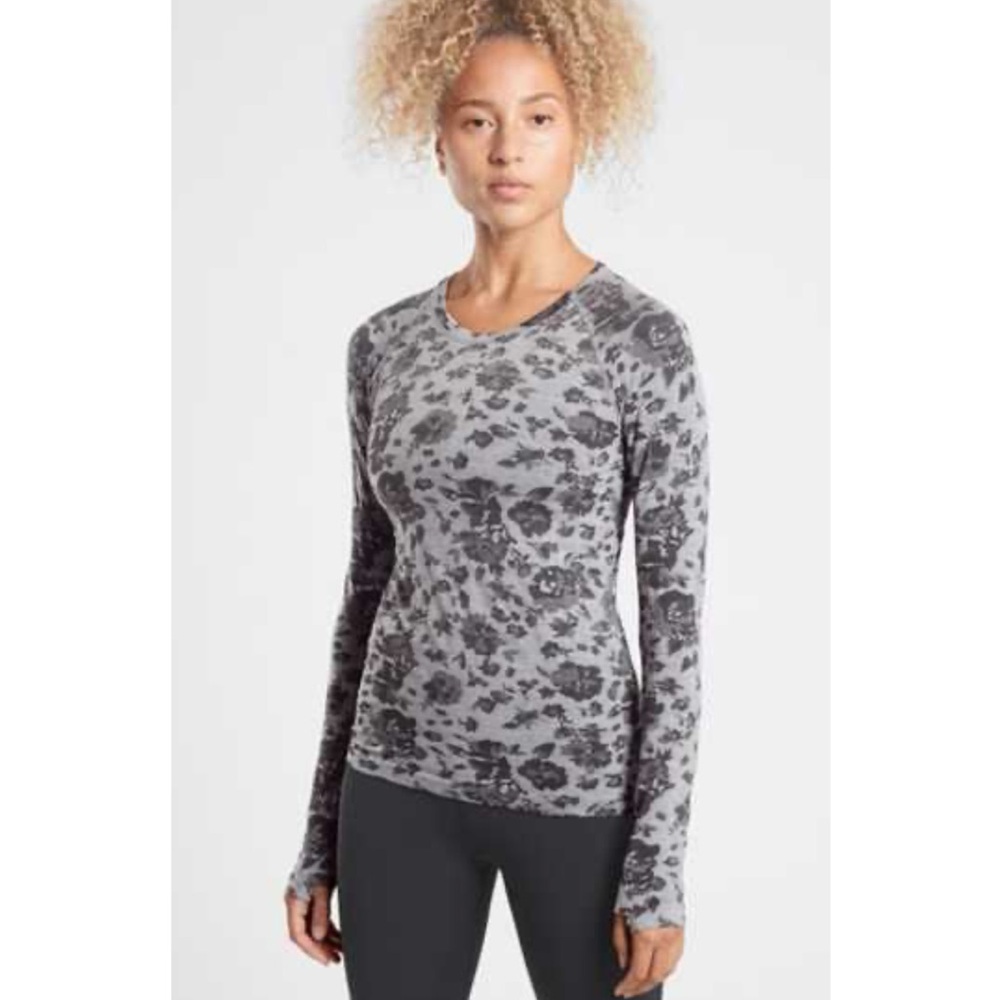 Athleta Momentum Spacedye Floral Long Sleeves Top Size XS Athleisure Activewear